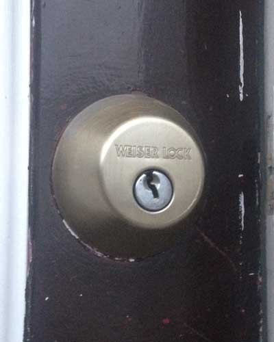 deadbolt-lock-unlock